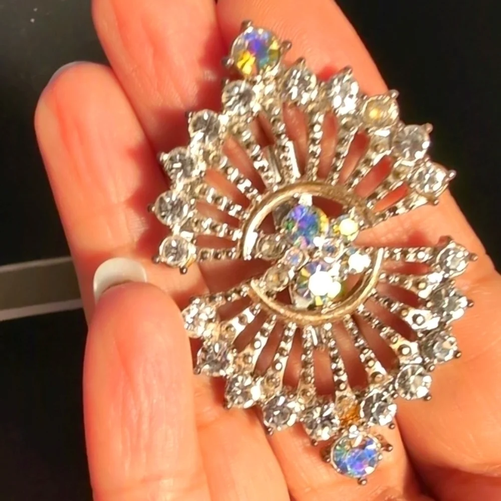 Vintage Blue Rhinestone Silver Tone fower Pin Brooch